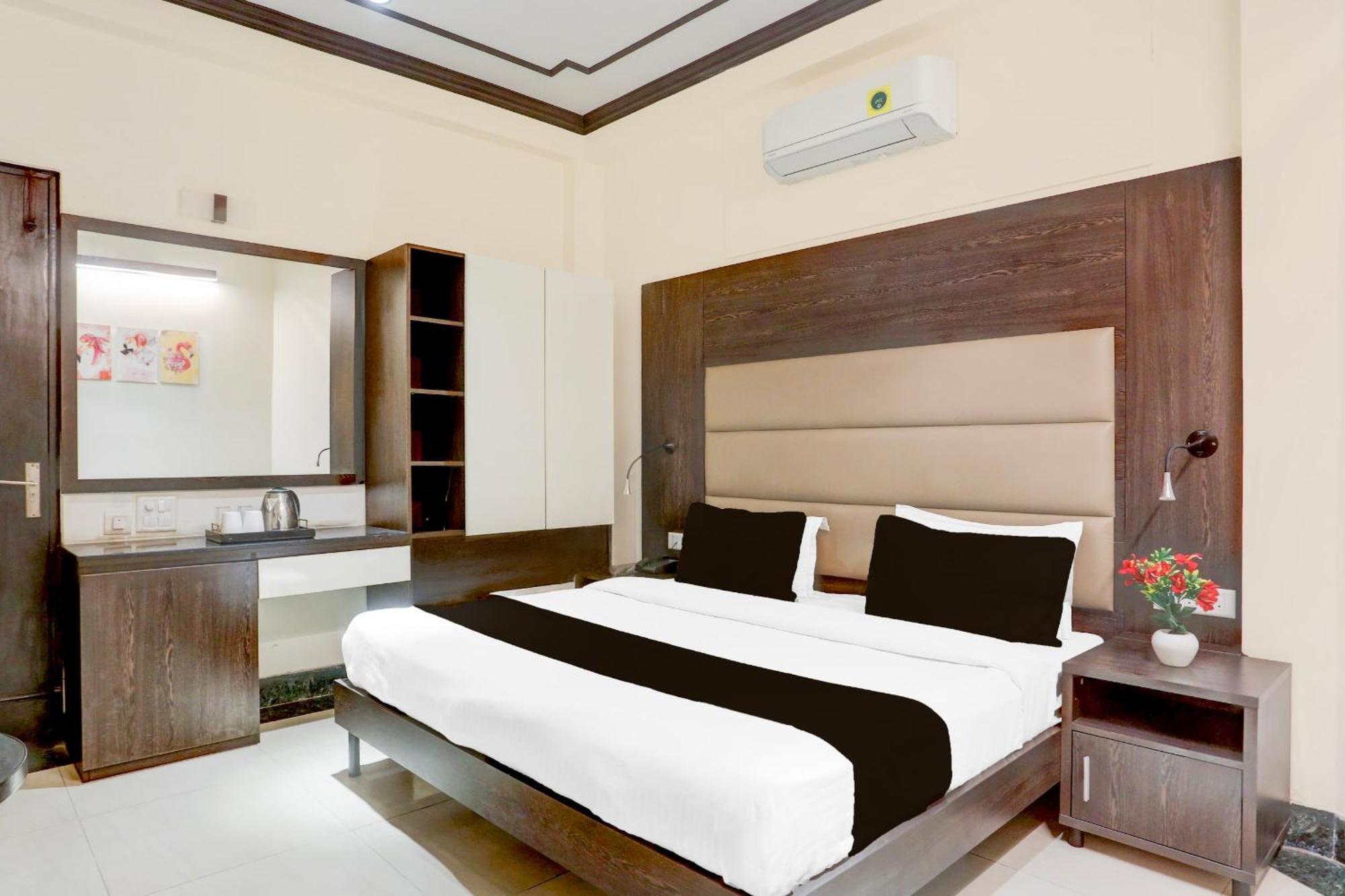 Hotel Aerotech Plaza