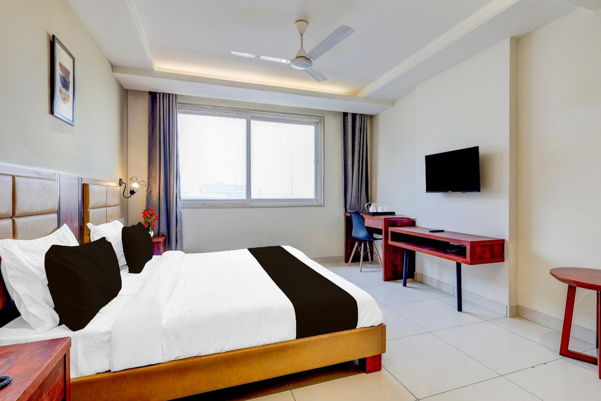 Hotel Aerotech Plaza