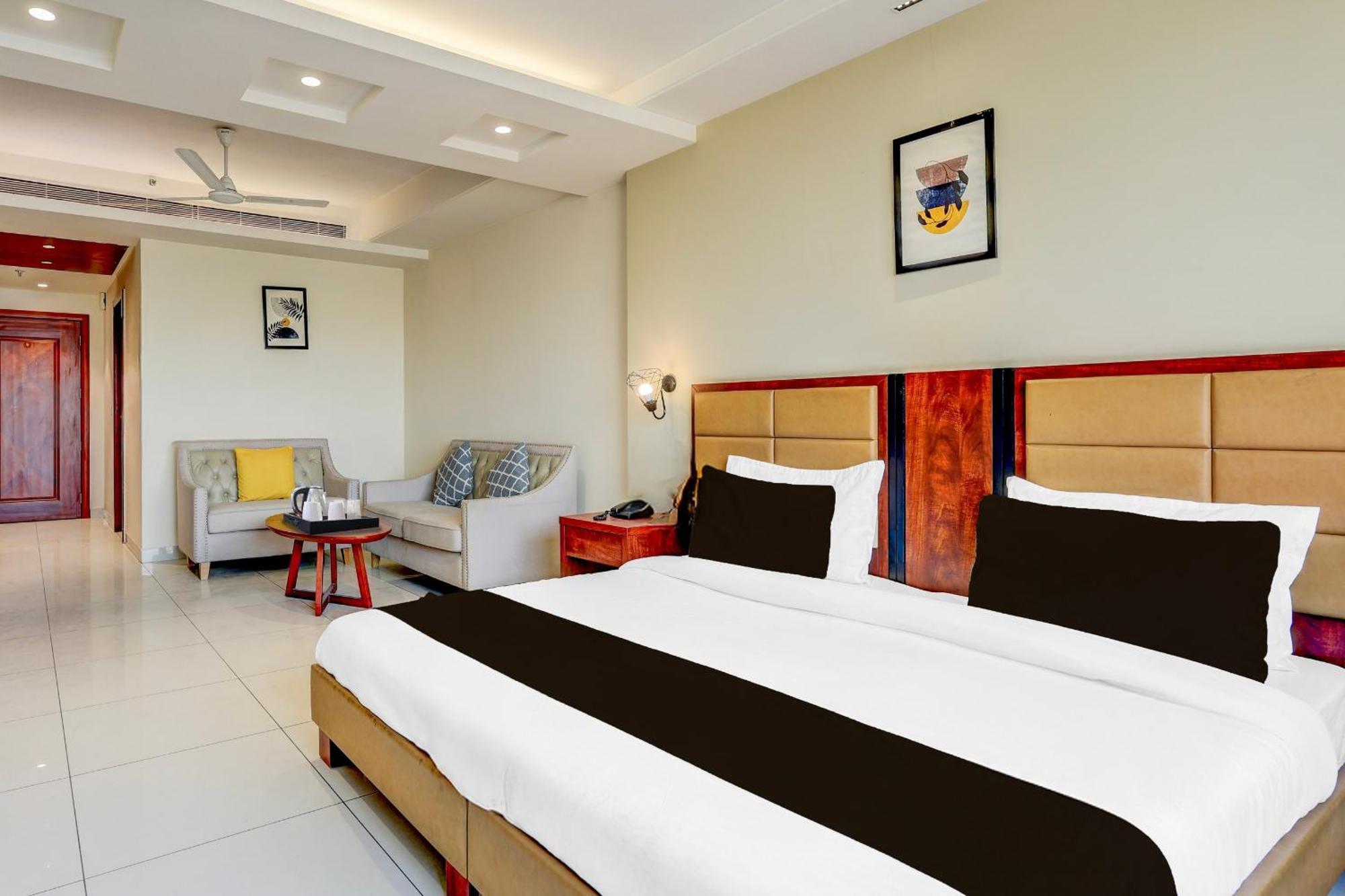 Aerotech Plaza Hotel 4*